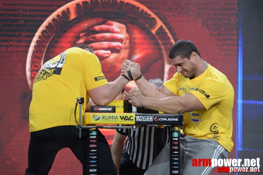 Zloty Tur 2015 by Mark Kazus - Right Hand # Armwrestling # Armpower.net