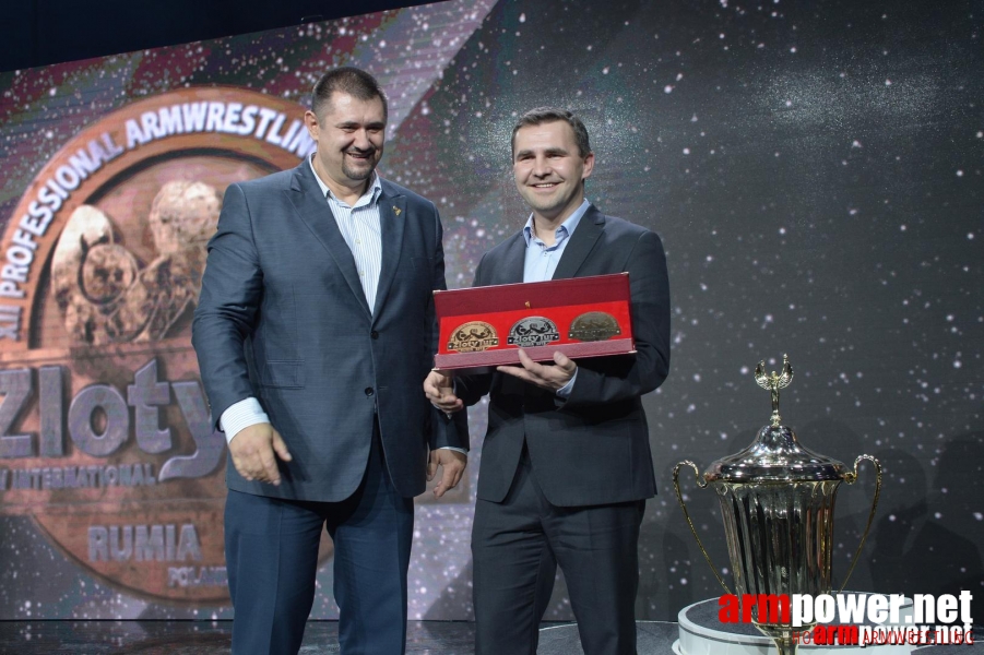 Zloty Tur 2015 by Mark Kazus - Right Hand # Armwrestling # Armpower.net