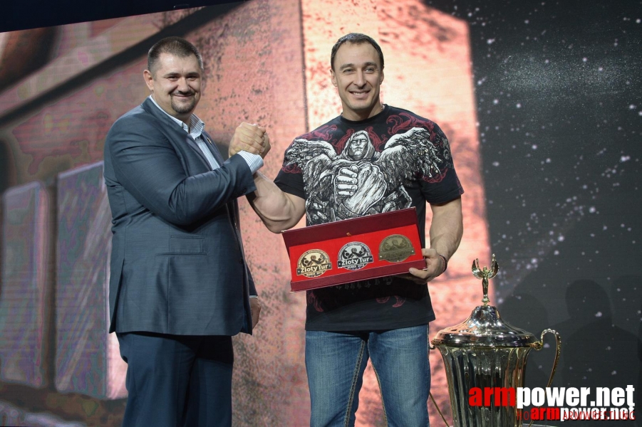 Zloty Tur 2015 by Mark Kazus - Right Hand # Siłowanie na ręce # Armwrestling # Armpower.net