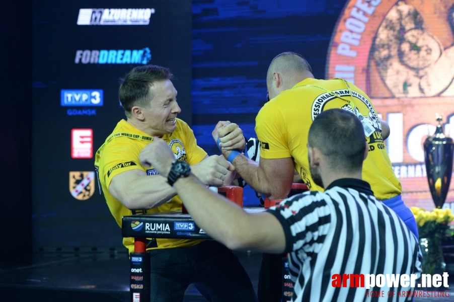 Zloty Tur 2016 - left hand by Mark Kazus # Armwrestling # Armpower.net