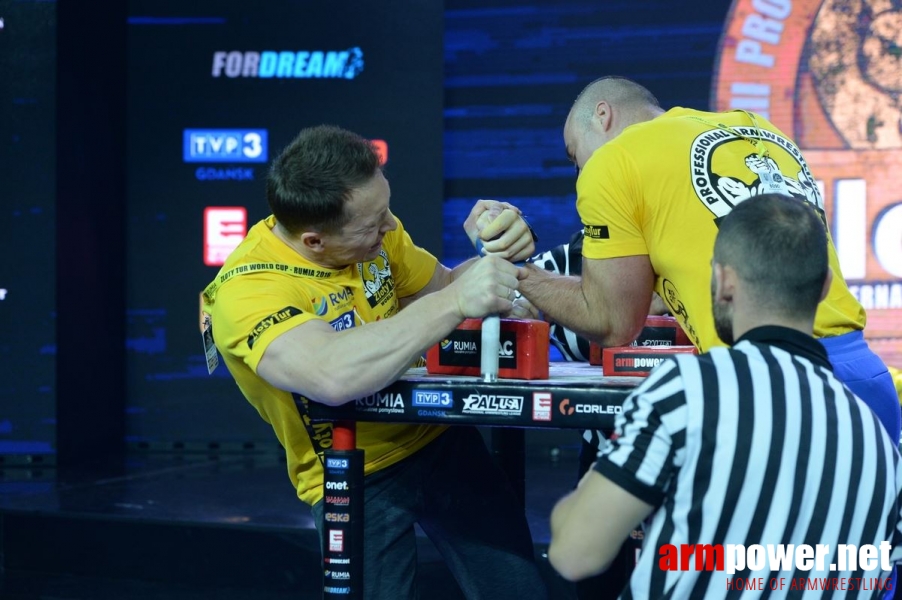 Zloty Tur 2016 - left hand by Mark Kazus # Armwrestling # Armpower.net