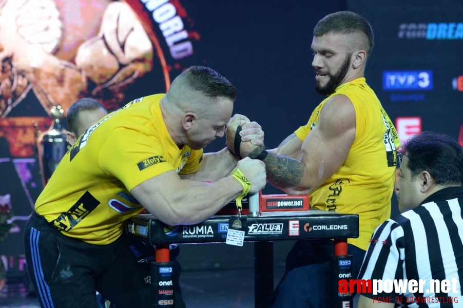 Zloty Tur 2016 - left hand by Mark Kazus # Armwrestling # Armpower.net