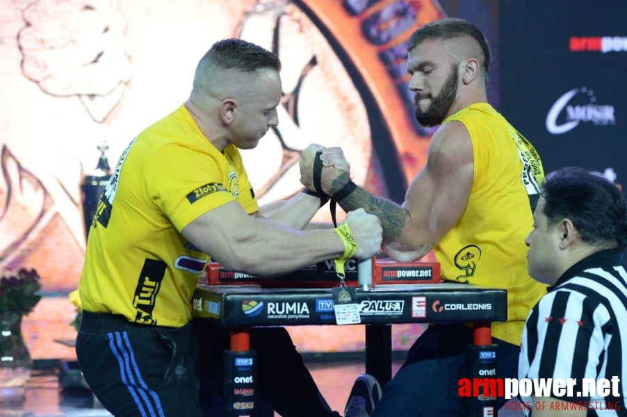 Zloty Tur 2016 - left hand by Mark Kazus # Armwrestling # Armpower.net