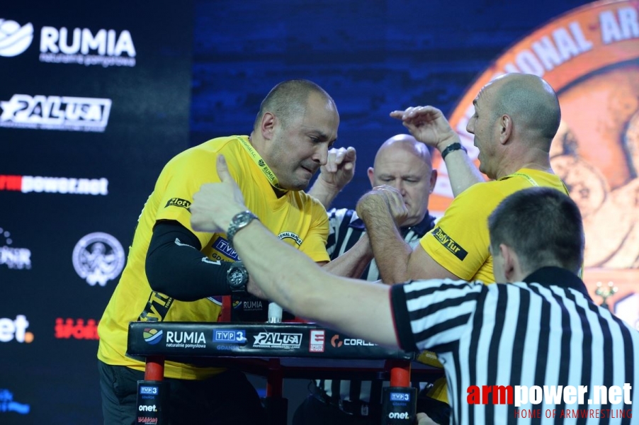 Zloty Tur 2016 - left hand by Mark Kazus # Armwrestling # Armpower.net