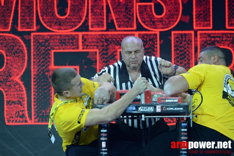 Zloty Tur 2016 - left hand by Mark Kazus # Armwrestling # Armpower.net