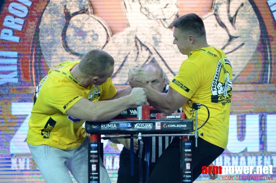 Zloty Tur 2016 - left hand by Mark Kazus # Armwrestling # Armpower.net