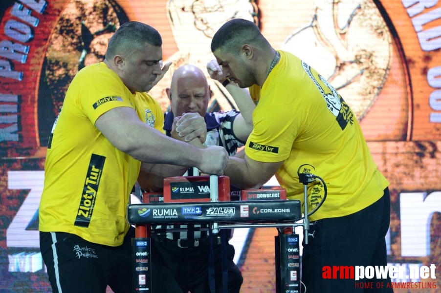 Zloty Tur 2016 - left hand by Mark Kazus # Armwrestling # Armpower.net