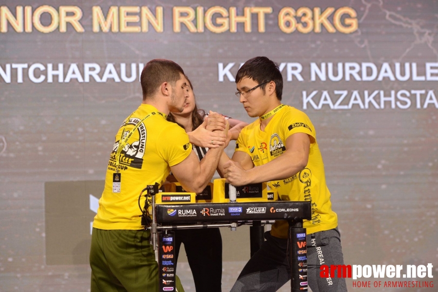 Zloty Tur 2017 - right hand finals # Siłowanie na ręce # Armwrestling # Armpower.net