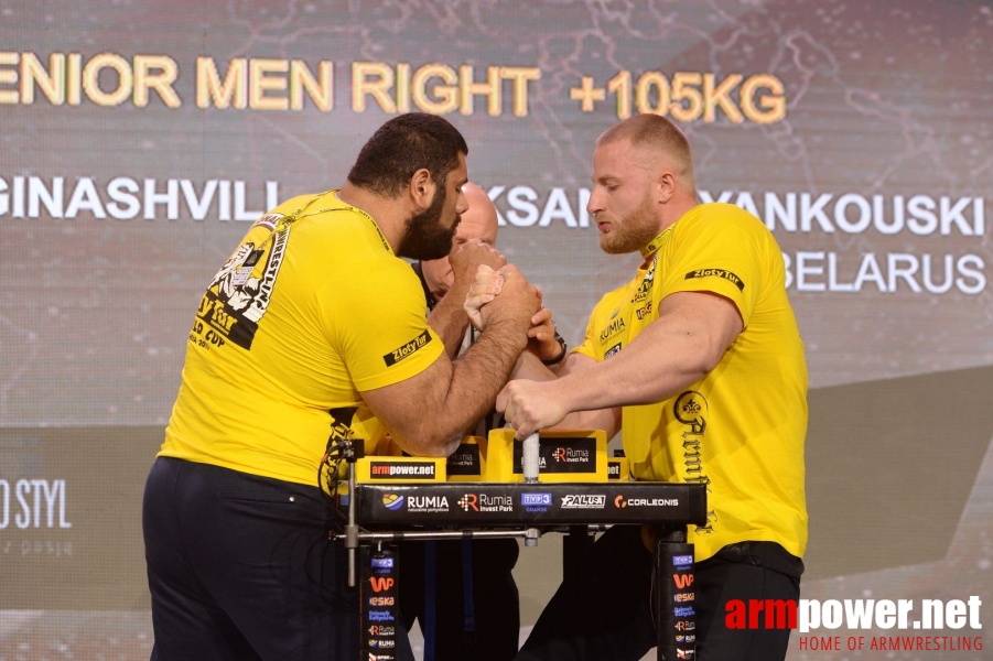 Zloty Tur 2017 - right hand finals # Armwrestling # Armpower.net