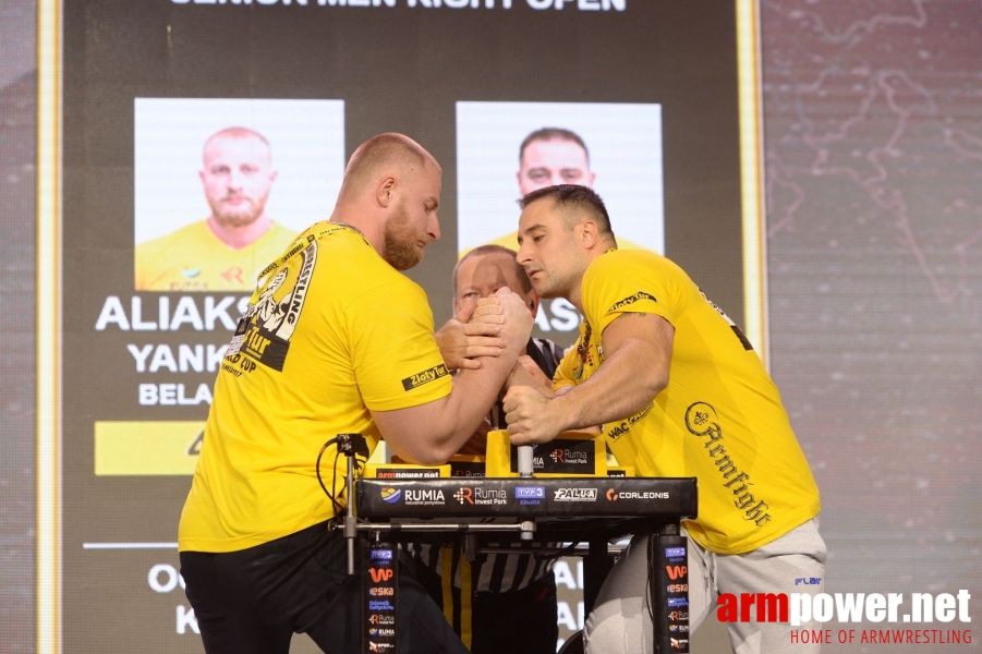 Zloty Tur 2017 - right hand finals # Armwrestling # Armpower.net