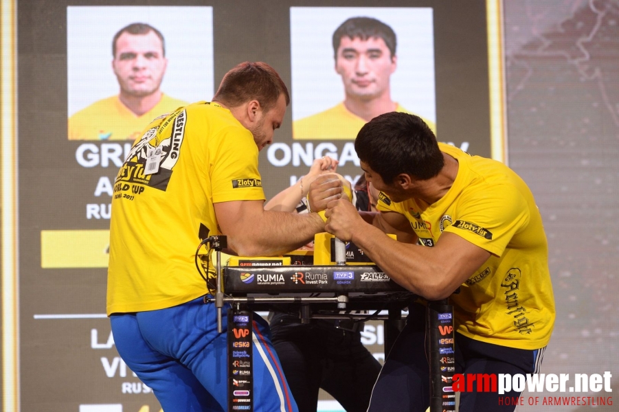 Zloty Tur 2017 - right hand finals # Armwrestling # Armpower.net