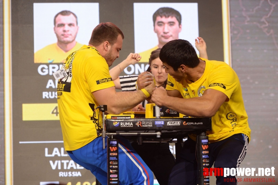 Zloty Tur 2017 - right hand finals # Armwrestling # Armpower.net