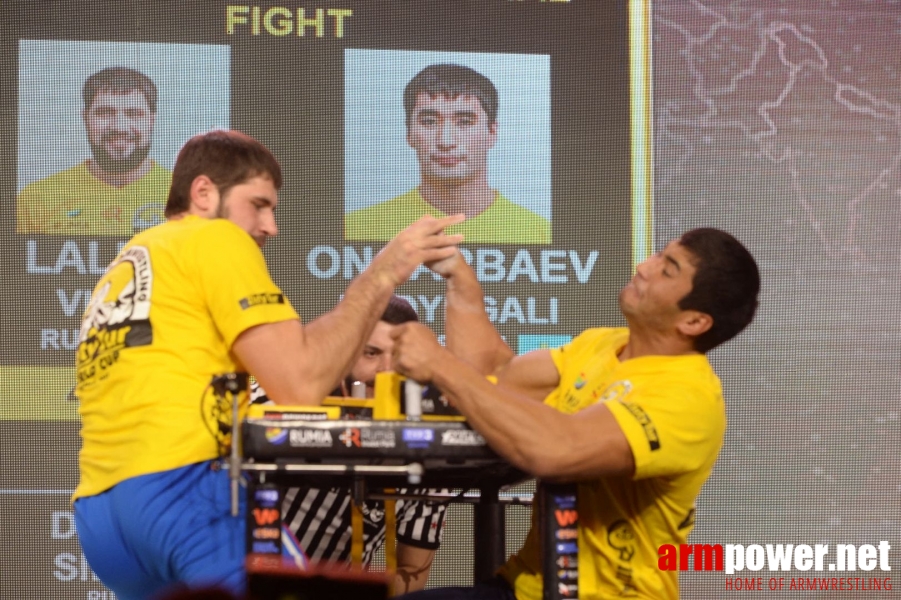 Zloty Tur 2017 - right hand finals # Armwrestling # Armpower.net