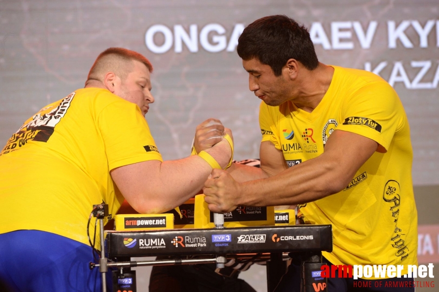 Zloty Tur 2017 - right hand finals # Armwrestling # Armpower.net