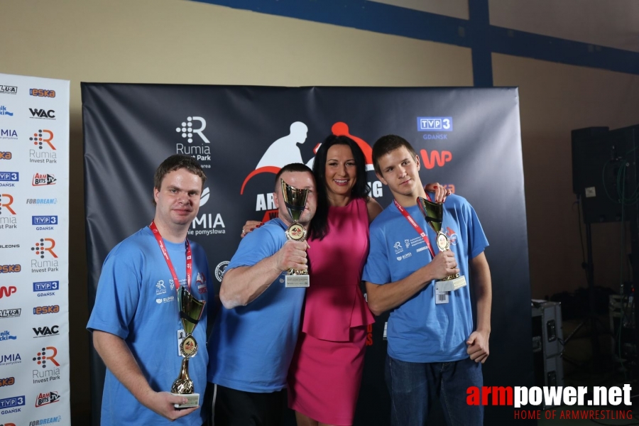 Anna Mazurenko with competitors - Disabled World Cup 2017 # Armwrestling # Armpower.net