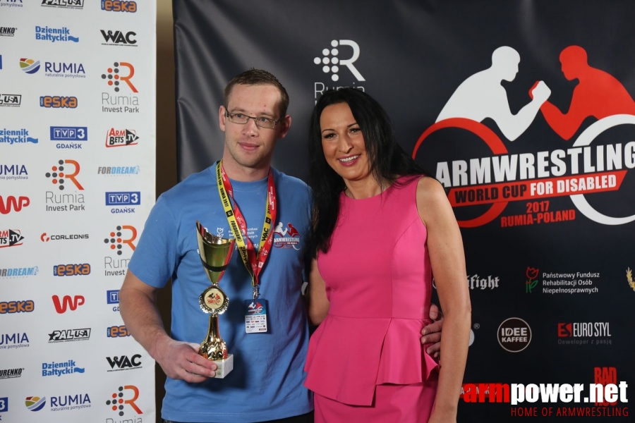 Anna Mazurenko with competitors - Disabled World Cup 2017 # Siłowanie na ręce # Armwrestling # Armpower.net