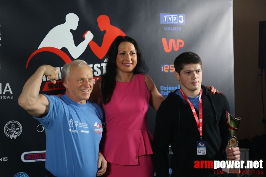 Anna Mazurenko with competitors - Disabled World Cup 2017 # Armwrestling # Armpower.net