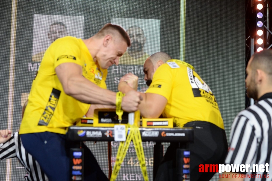 Zloty Tur 2017 - left hand eliminations # Armwrestling # Armpower.net