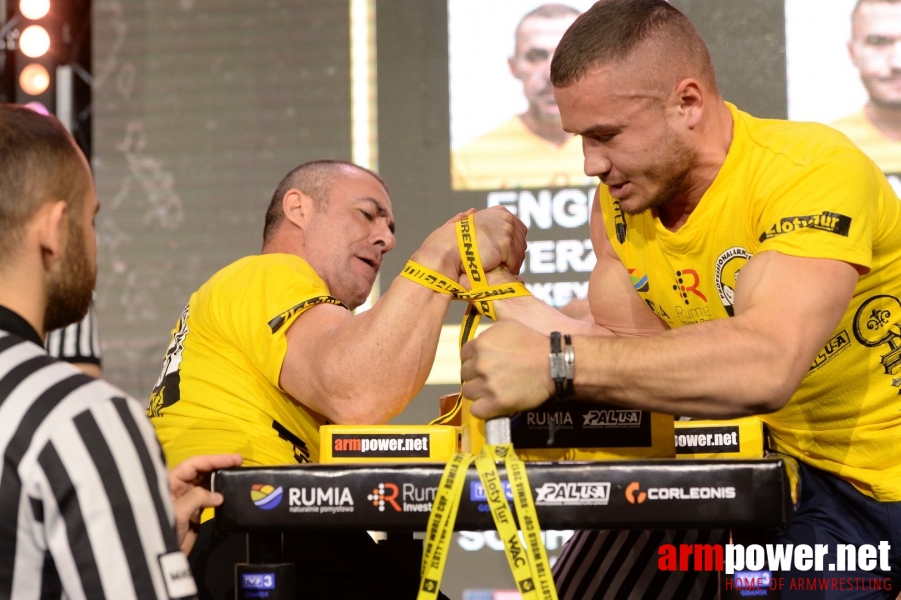 Zloty Tur 2017 - right hand eliminations # Armwrestling # Armpower.net