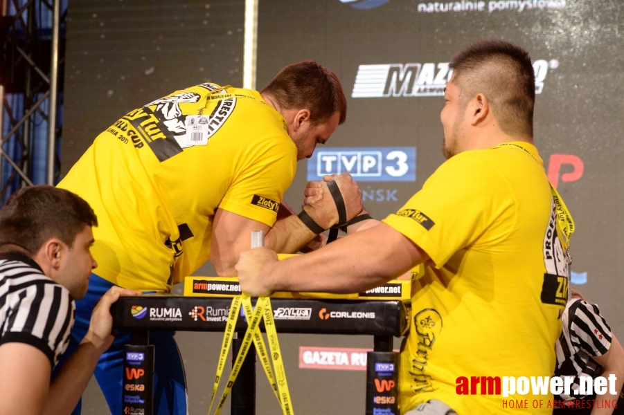 Zloty Tur 2017 - right hand eliminations # Armwrestling # Armpower.net