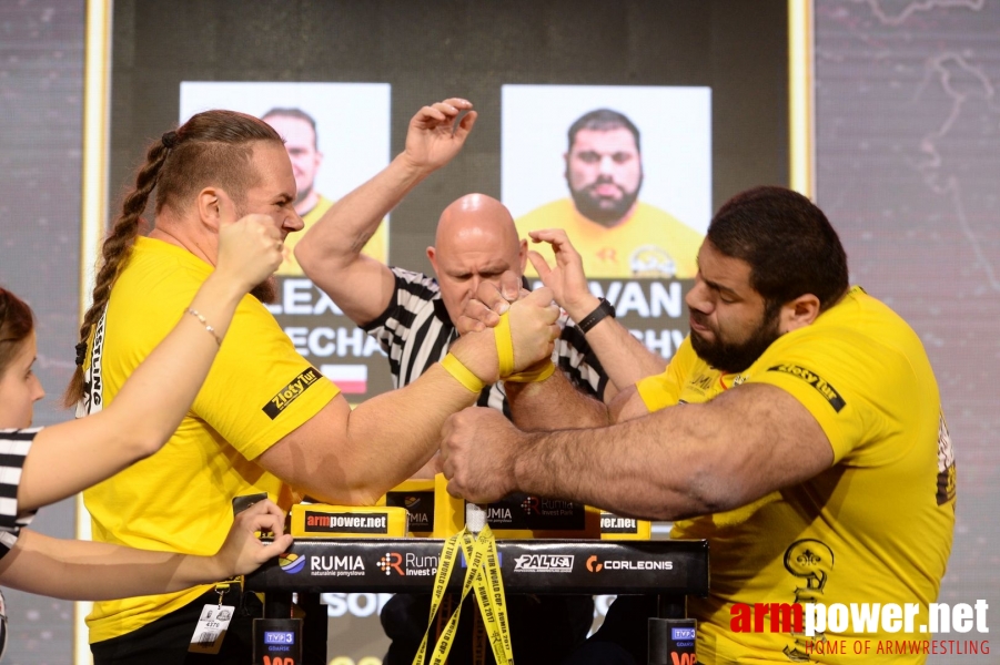 Zloty Tur 2017 - right hand eliminations # Armwrestling # Armpower.net