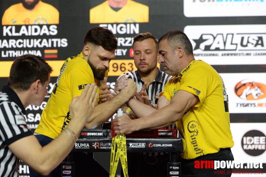 Zloty Tur 2018 - eliminations right hand # Armwrestling # Armpower.net