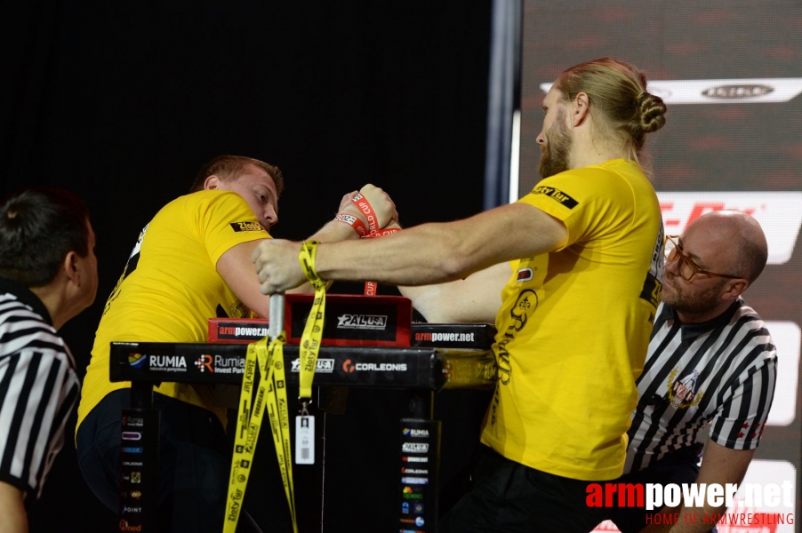 Zloty Tur 2018 - eliminations right hand # Armwrestling # Armpower.net